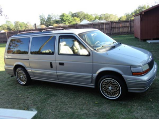 Illustration for article titled Used Car Face-Off: FWD, AWD, or RWD Minivan?